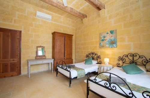 Kercem Villa | Ghar Ilma IV – Santa Lucija Holiday Home