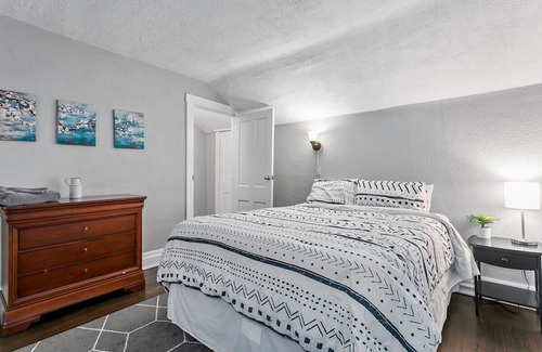 Rosedale House | Cozy Home Near KU Med/St Lukes