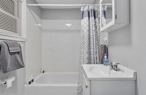 Rosedale House | Cozy Home Near KU Med/St Lukes