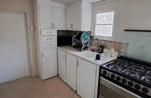 Durants Cottage | Cozy English style cottage, The beach 4mins drive away and relax in Barbados