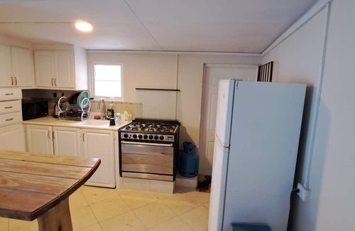 Durants Cottage | Cozy English style cottage, The beach 4mins drive away and relax in Barbados