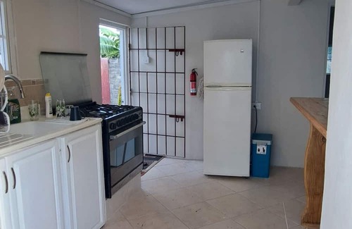 Durants Cottage | Cozy English style cottage, The beach 4mins drive away and relax in Barbados