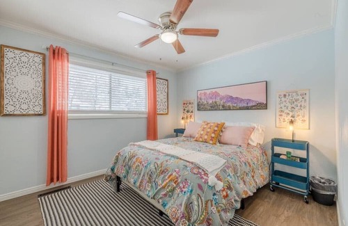 Ogden House | Colors of Utah 4 BD | Upstairs Apt | Comfortable