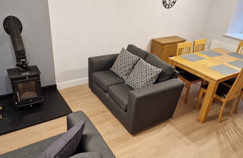 Rhiwbryfdir Cottage | Comfortable Mountain-View Cottage