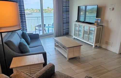 Treasure Island Condo | Dog Friendly condo with Bay Views located across the street from the Beach!