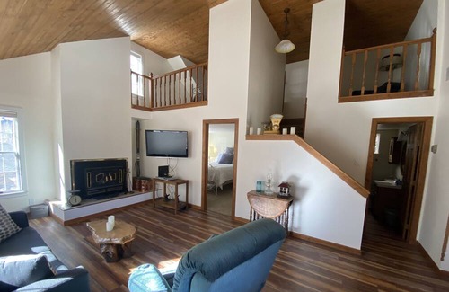 Georgetown Ski Chalet | Updated Victorian well situated to all Clear Creek/Summit County have to offer!