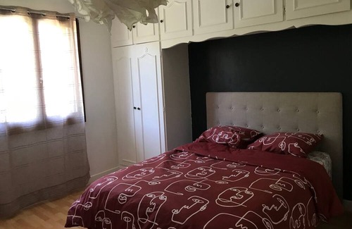 Noisy-le-Grand Apartment | Vrbo Property