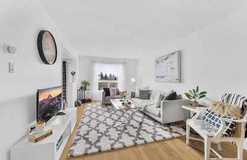 Stoney Creek House | Lovely 3BR Home w/ Parking! Near the Lake!