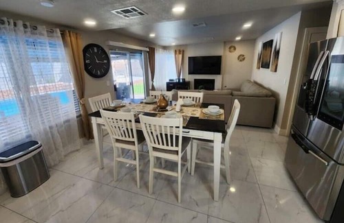 Spring Valley Villa | Luxury Diamond Class 2,700 sqft Villa 15-min STRIP with FREE Heated Pool