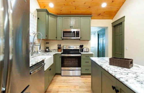 Pittman Center Cabin | 2MilesToNationalPark/15Min2Gatlinburg/FirePit