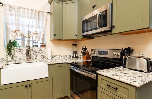 Pittman Center Cabin | 2MilesToNationalPark/15Min2Gatlinburg/FirePit