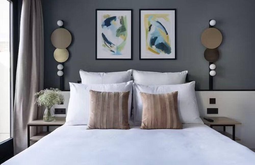 Kreuzberg House | Chic City Vibes: Minutes to Potsdamer Platz and Alexanderplatz. Parking!