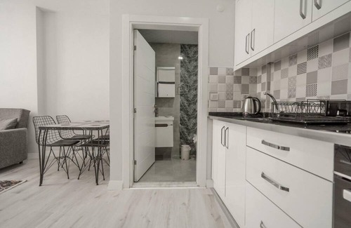 Antalya City Centre Apartment | Charming and Central Flat near Beach in Muratpasa