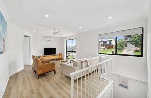 Coomera House | Modern Home by the River