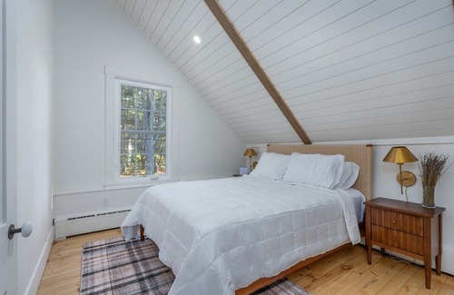 Meredith House | Newly Renovated 1840 Farmhouse