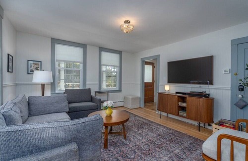 Meredith House | Newly Renovated 1840 Farmhouse