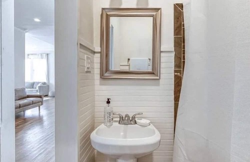 Old Fourth Ward House | Ponce City Getaway Sleep 8|5G Wi-Fi|Free Parking |