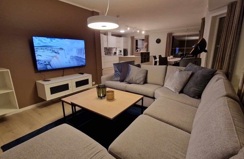 Kvaloya House | Moderne Bolig, Egen Inngang, Gratis Parkering. Natur, Komfort, Eventyr Venter!