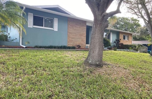 Harbor Hills House | Beautiful 3bd 2 bath w/covered pool