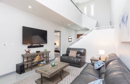 McAllen House | Susy’s Tidy TownHouse