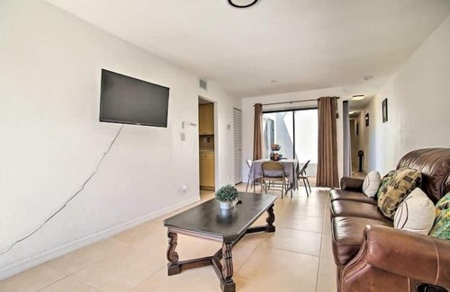 Lauderhill Apartment | 2 Bedroom 754951 by Houzlet