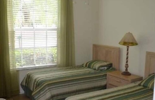 Gifford Apartment | 3 Bedroom 738008 by Houzlet