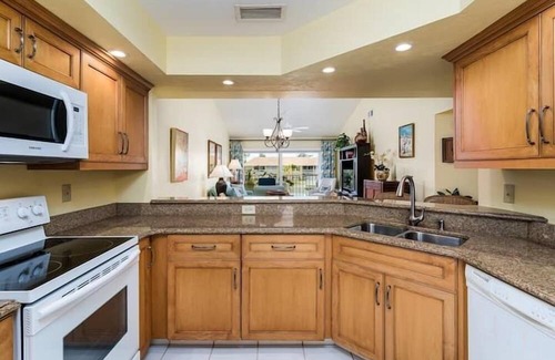Crown Pointe Apartment | 2 Bedroom 737198 by Houzlet