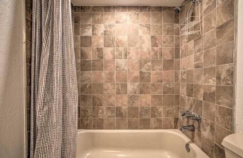 Lauderhill Apartment | 2 Bedroom 793782 by Houzlet