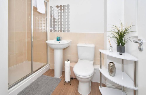 Alsager House | Lindop View: A Cheshire wives dream, with drive!