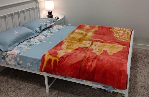 London House | Room in London, ON