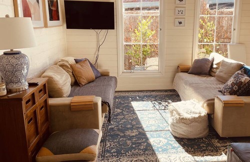 Glen Innes House | Beautiful, spacious 1870s house in centre of town.