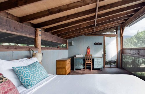 Honaunau-Napoopoo Cottage | Magical Bohemian Retreat near Kealakekua Bay
