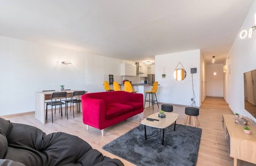 Tourcoing Apartment | Spacious apartment, near train station w/ parking