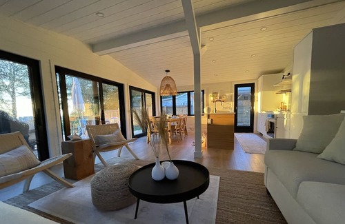 Lambton Shores Cottage | Beach House - Casita del Lago