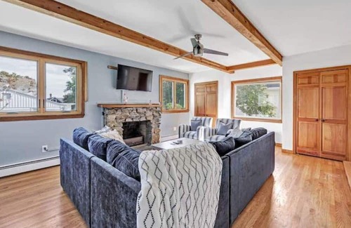 Milford House | Spacious 4 bedroom, oasis with ocean views galore