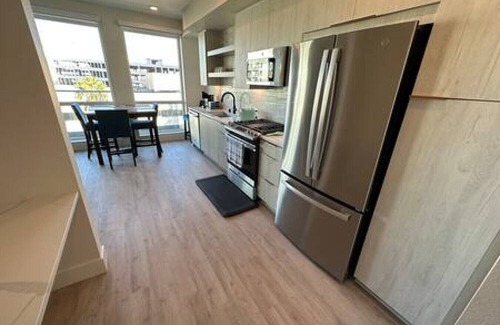 Waterfront Apartment | LUX walk Conv Ctr Free Park Wi-Fi EV Gym Pool D