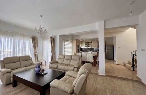 Karsiyaka Villa | Villa with Private Pool At Kyrenia