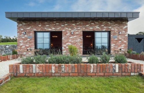 Menlo Cottage | 19th century restored stable on Lough Corrib