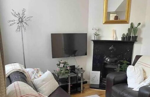 Broadstone House | Canal View - Dublin City- Pre-Flight, Post-Flight Dublin Airport -City Break