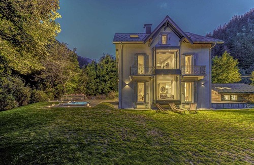 Les Tines Ski Chalet | Stunning family chalet with jacuzzi close to ski lifts
