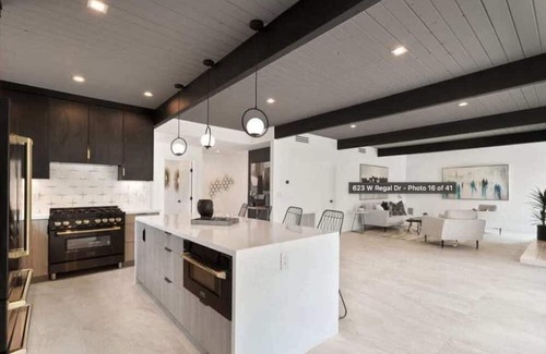 Vista Las Palmas House | The Regal Summary: We