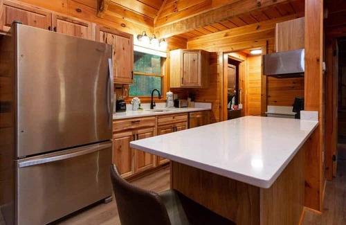 Gatlinburg - Pigeon Forge Cabin | Stylish Cabin Near Pigeon Forge