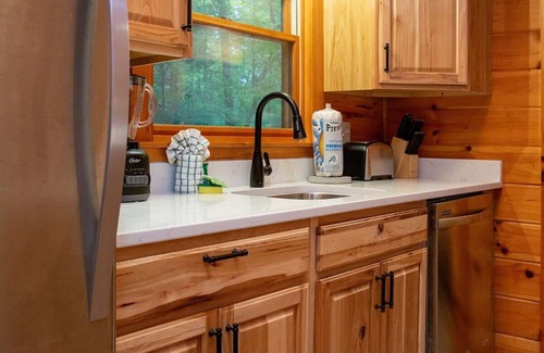 Gatlinburg - Pigeon Forge Cabin | Stylish Cabin Near Pigeon Forge