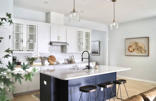 DeBary House | Modern 3BR Retreat - 30 Days, Pool & Chic Decor