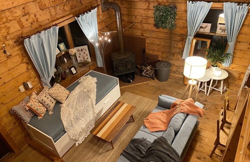 Higashiizu House | A log house with a cute southern French interior / Kamo-gun Shizuoka