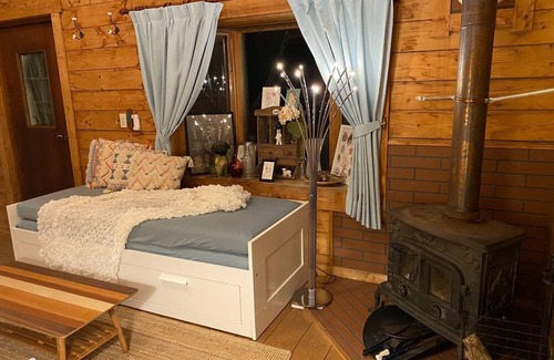 Higashiizu House | A log house with a cute southern French interior / Kamo-gun Shizuoka
