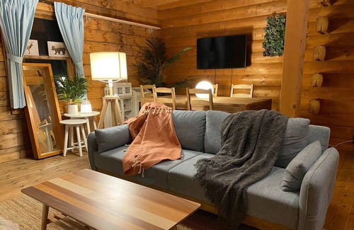 Higashiizu House | A log house with a cute southern French interior / Kamo-gun Shizuoka