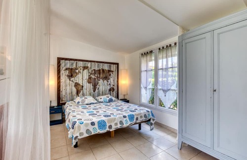 Villetelle Apartment | Studio Apartment "Gîte Maisonnette" with Shared Heated Pool & Wi-Fi
