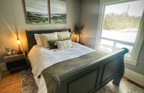 Kalispell House | Beautiful Ranch Estate with Glacier views - Sleeps up to 33