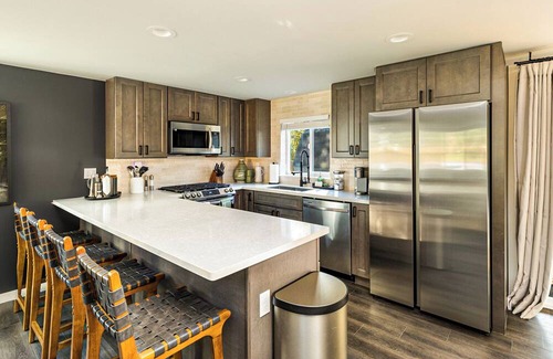Ashford Cabin | Holiday Special: Stunning Cabin Near Mt. Rainier!